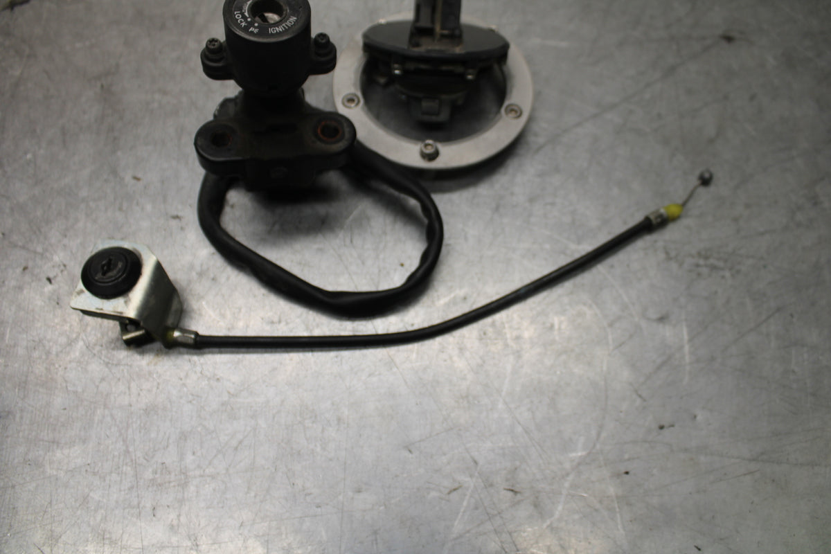 08-09 SUZUKI GSXR600 IGNITION LOCK KEY SET W/ GAS CAP AND SEAT LOCK BB728