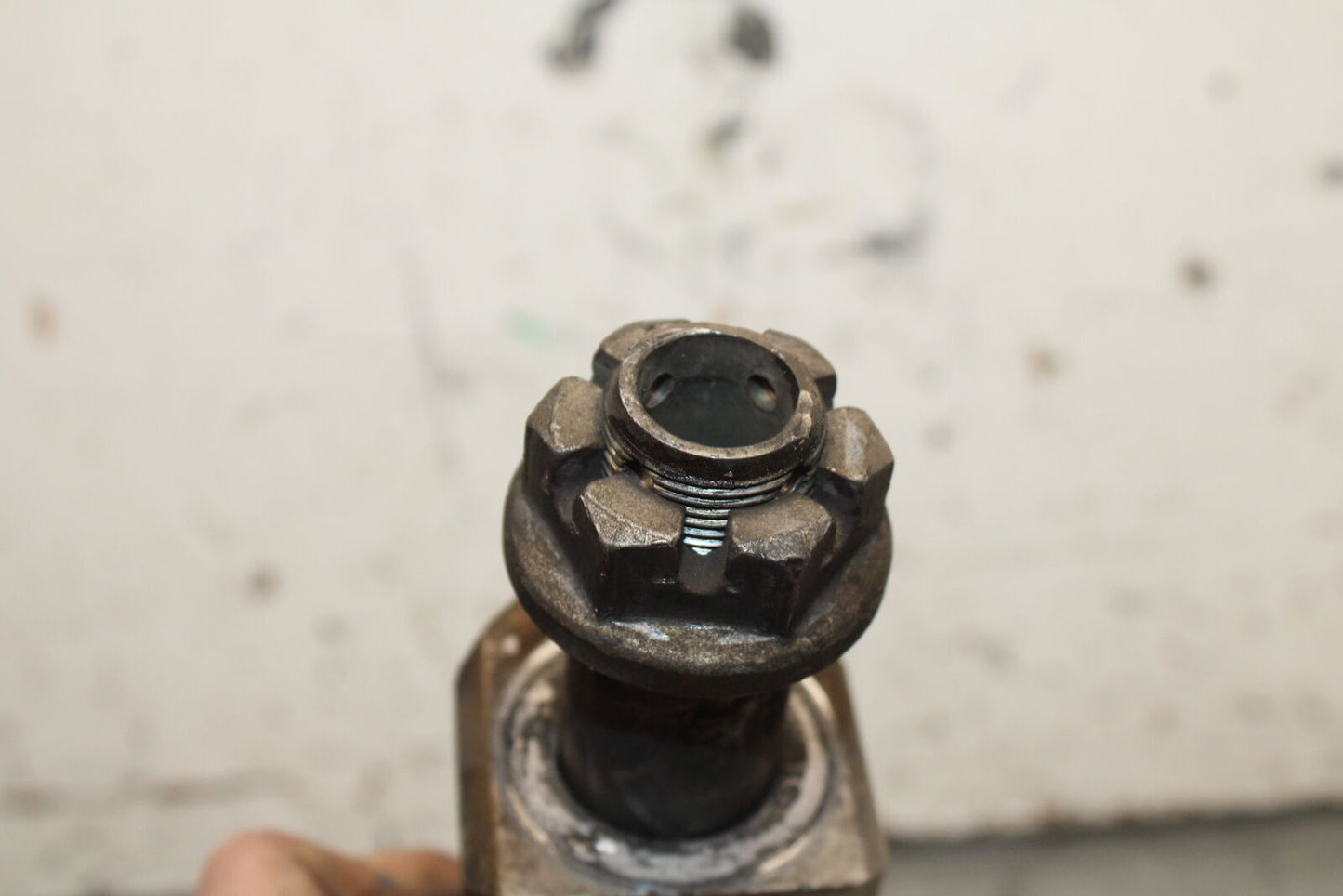 06-07 SUZUKI GSXR 600 REAR AXLE BACK WHEEL RIM PIVOT BOLT AXEL BB737