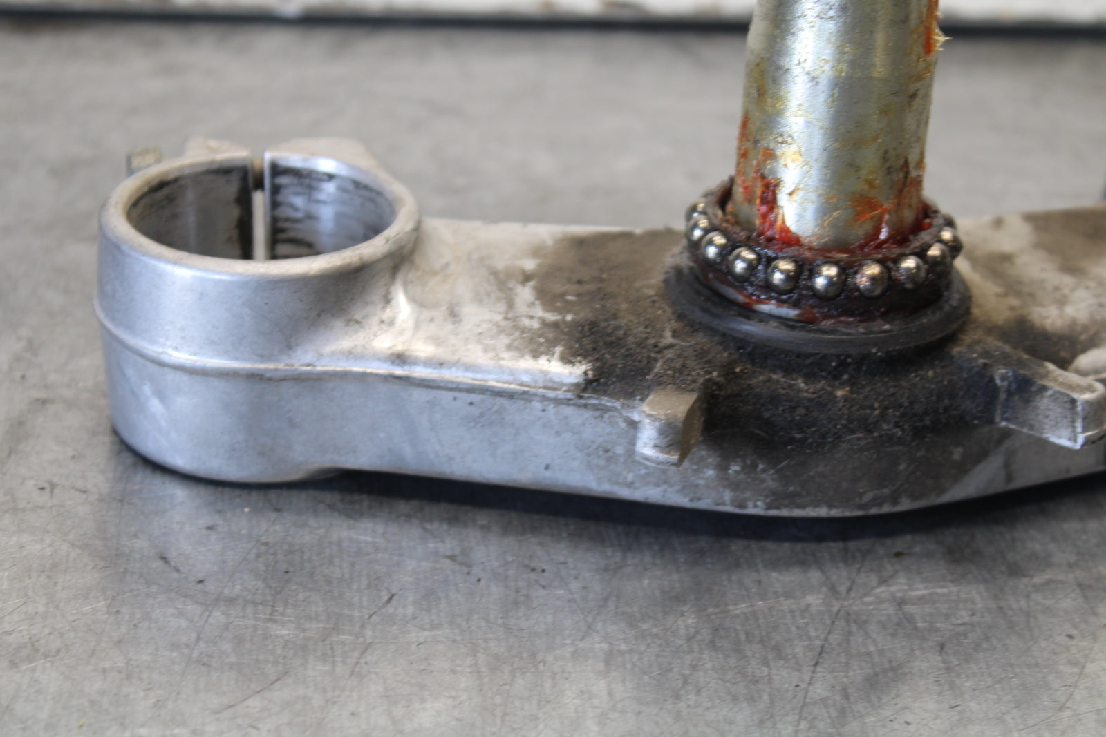 03-04 KAWASAKI NINJA ZX6RR FRONT FORKS CLAMP LOWER TRIPLE TREE STEM BB684