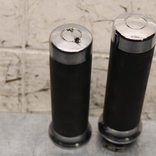 2007 Honda Shadow Spirit 1100 VT1100C RIGHT LEFT CLIPON HANDLEBAR GRIPS  BB561