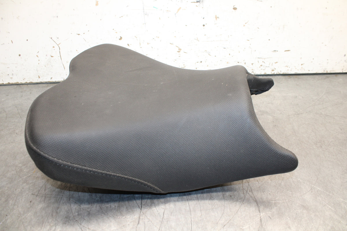 19-22 KAWASAKI Z400 FRONT DRIVERS SEAT PAD SADDLE PILLION BB738