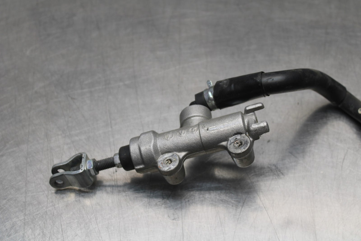 08-10 SUZUKI GSXR 600 REAR BACK BRAKE MASTER CYLINDER W RESERVOIR BB202