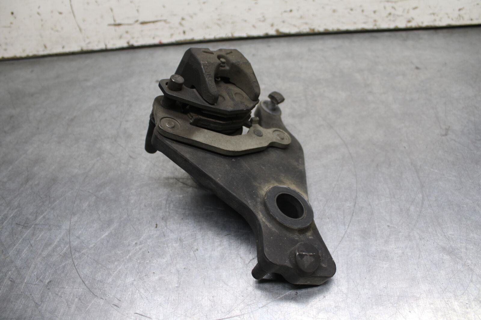 12-13 KAWASAKI Z1000 REAR BACK BRAKE CALIPER W MOUNT BRACKET BB743