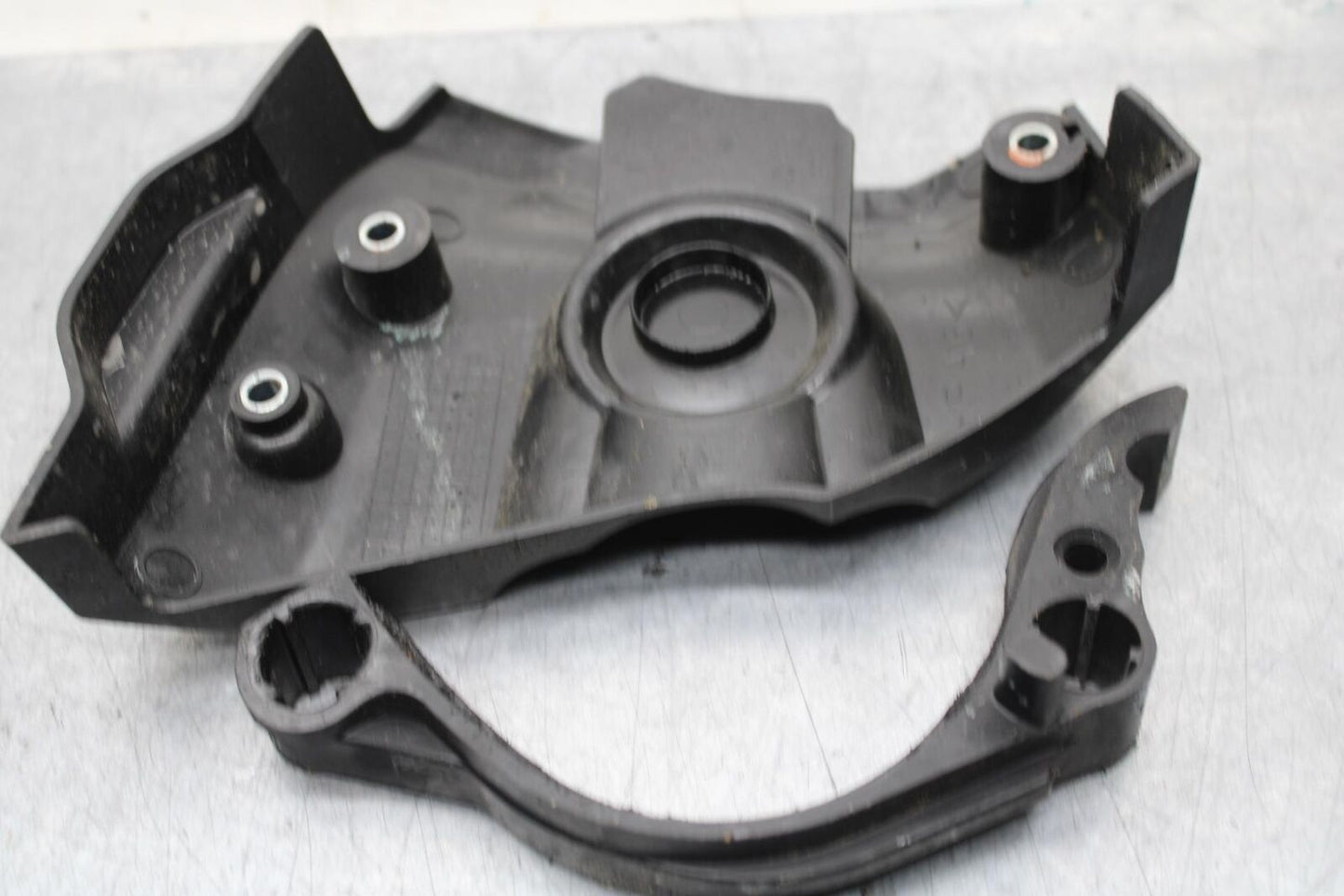 22-23 YAMAHA YZF R7 ENGINE SPROCKET COVER BB583