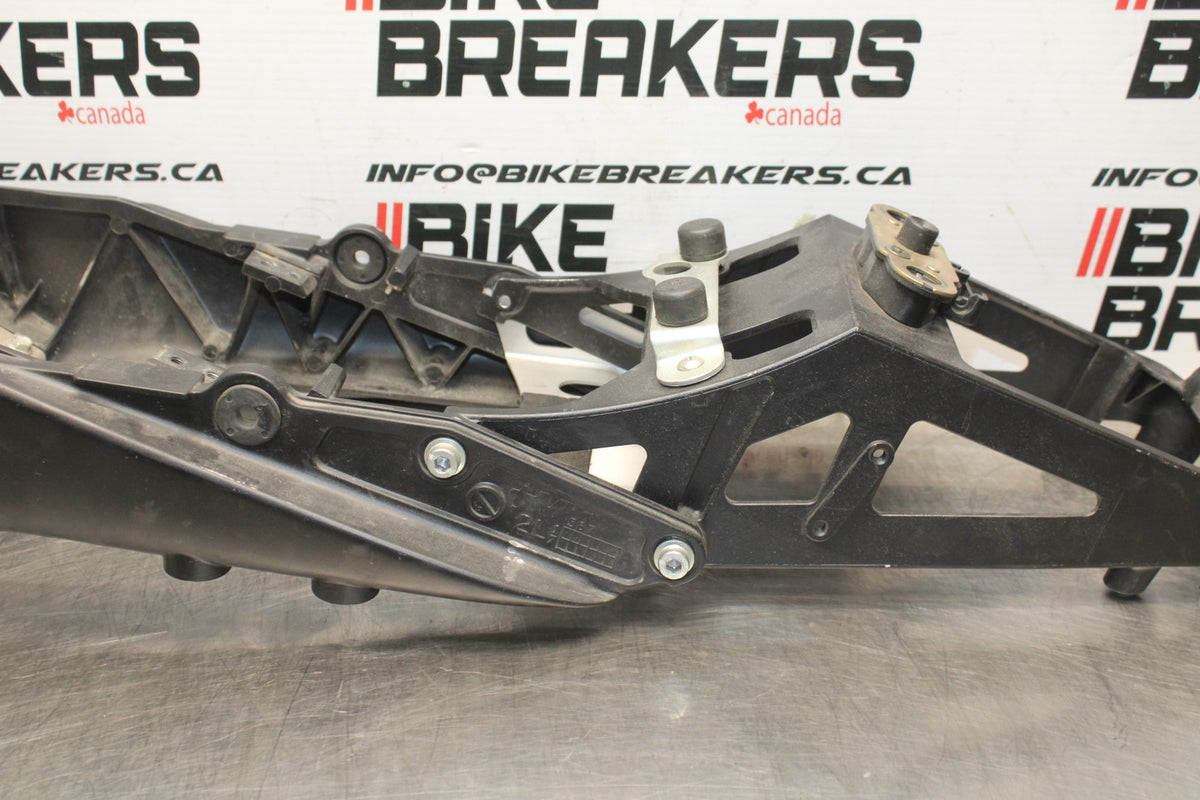 06-07 SUZUKI GSXR 600 REAR SUBFRAME BACK SUB FRAME BB845