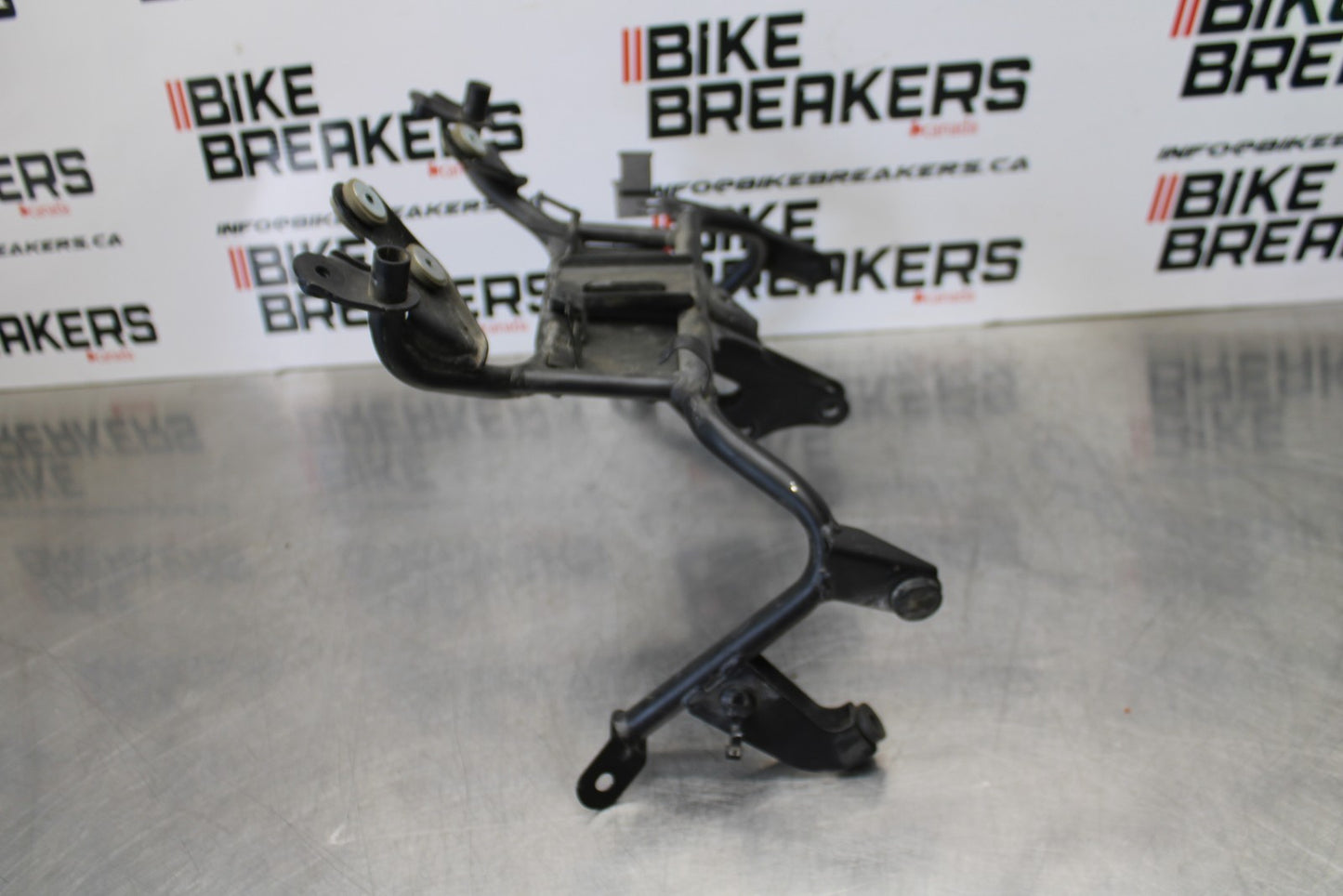 08-18 KAWASAKI KLR650 UPPER FAIRING MIRROR GAUGES STAY BRACKET BB183