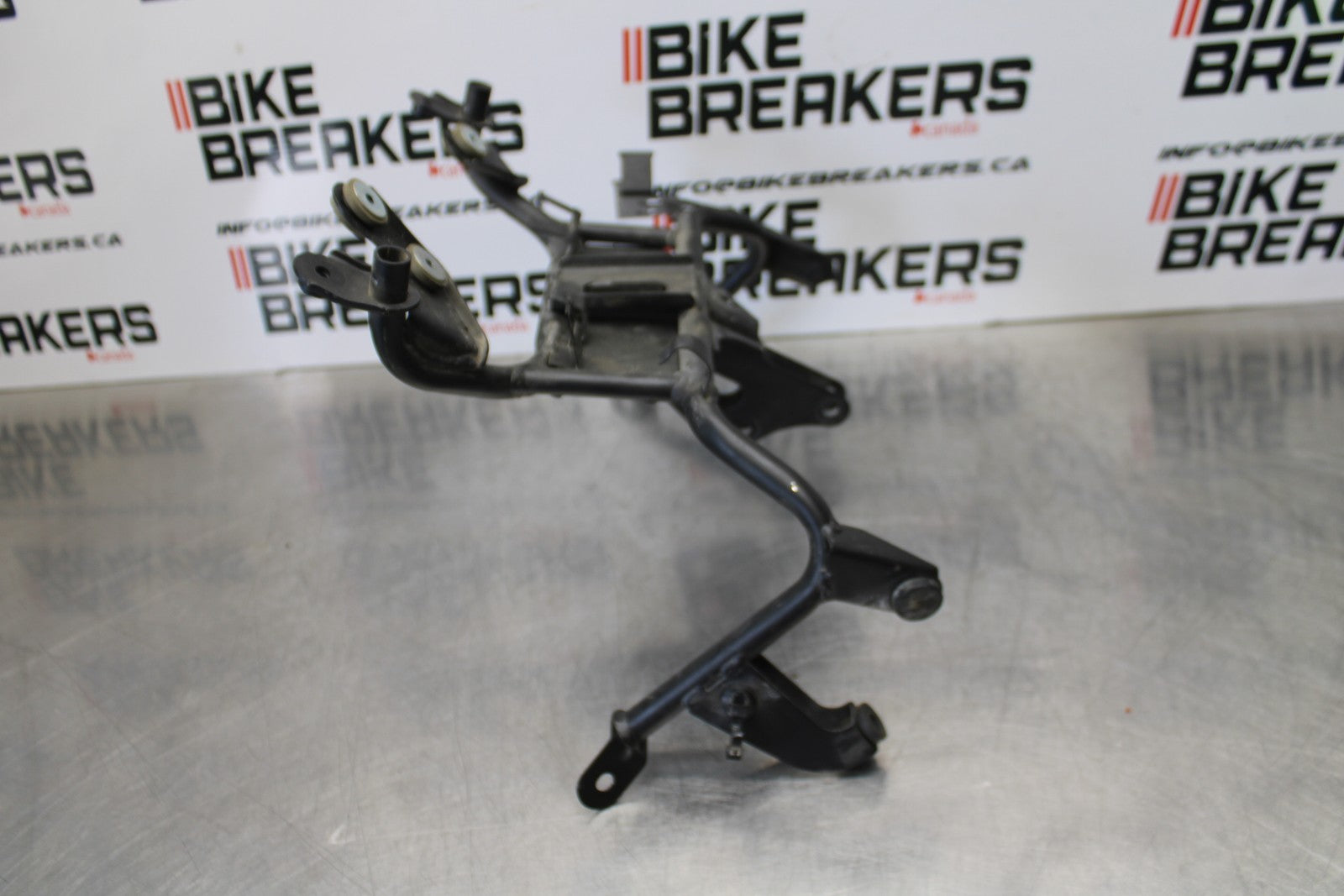 08-18 KAWASAKI KLR650 UPPER FAIRING MIRROR GAUGES STAY BRACKET BB183