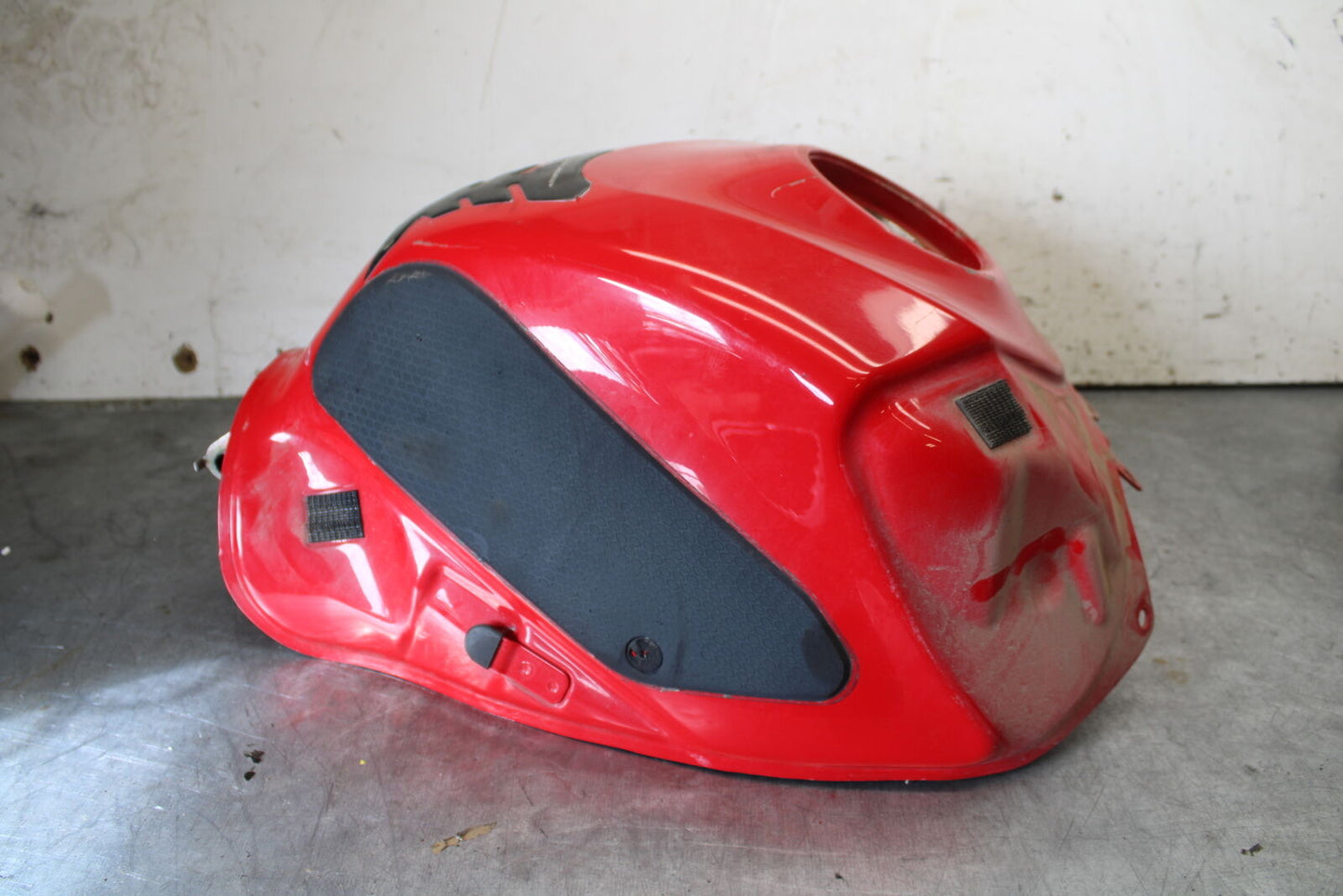 06-07 SUZUKI GSXR 600 GAS TANK FUEL CELL PETROL RESERVOIR BB694