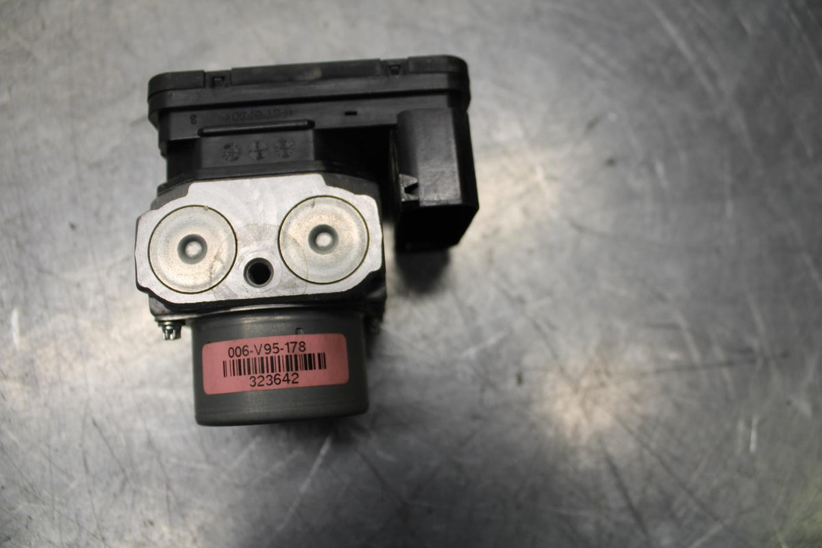 23-24 KAWASAKI ZX4R ZX 4RR ZX 4 RR ZX4 RR ABS PUMP UNIT MODULE BB610
