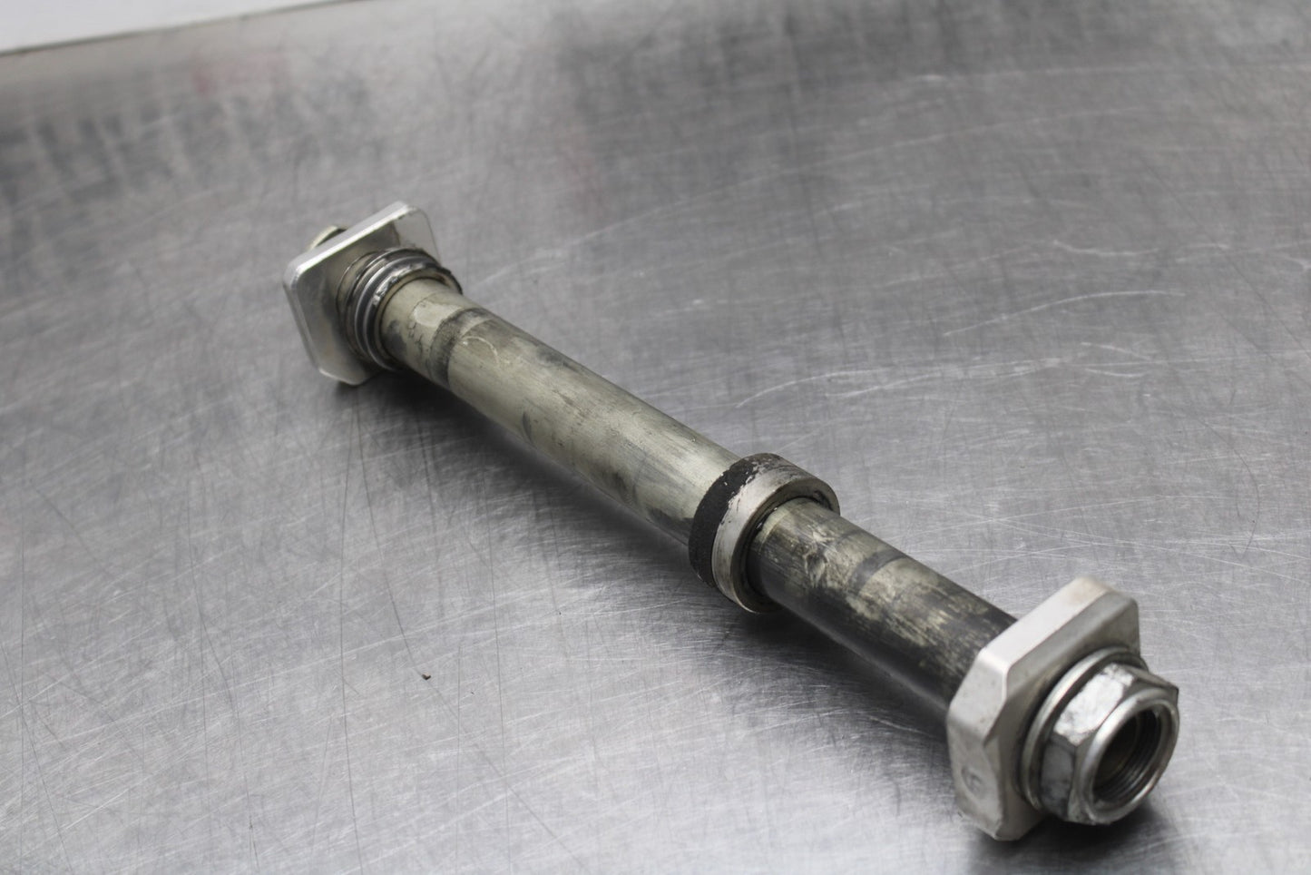 08-10 SUZUKI GSXR 600 REAR AXLE BACK WHEEL RIM PIVOT BOLT AXEL BB202