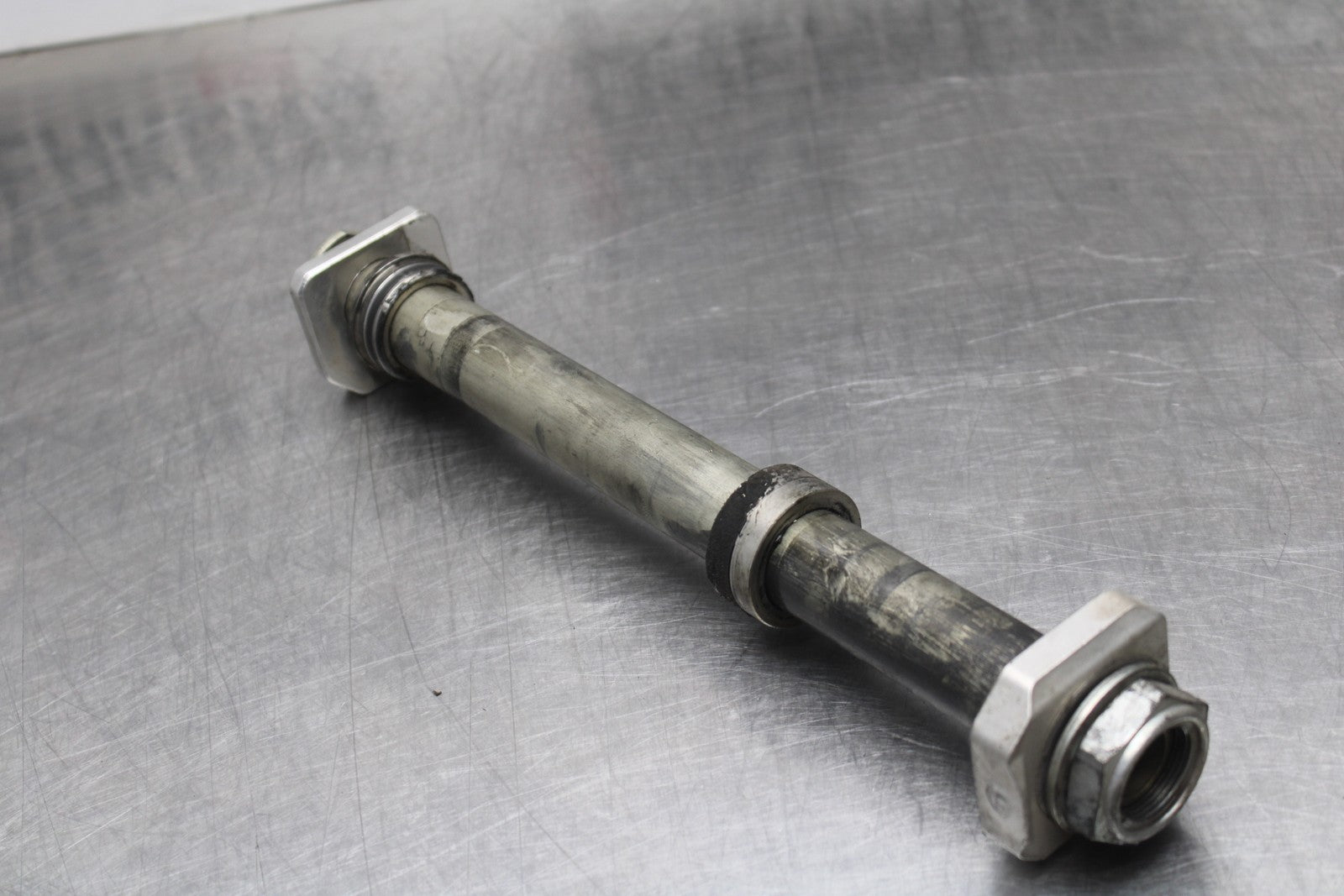 08-10 SUZUKI GSXR 600 REAR AXLE BACK WHEEL RIM PIVOT BOLT AXEL BB202