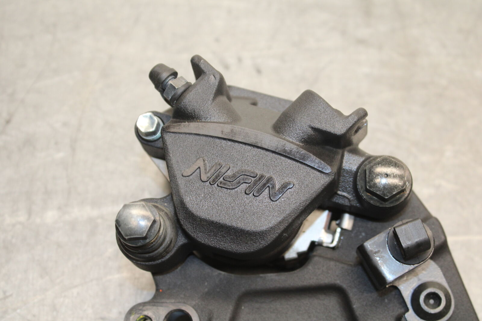 18-24 KAWASAKI NINJA 650 REAR BACK BRAKE CALIPER W MOUNT BRACKET BB725