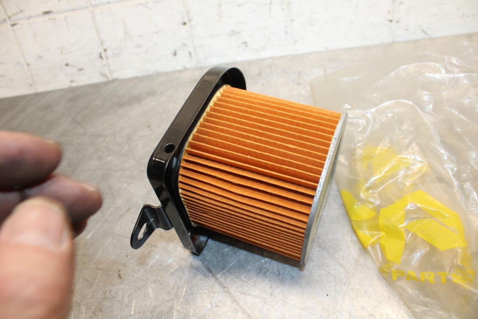 1971 Suzuki TC120 AIR CLEANER FILTER BOX 13780-20211 BB36