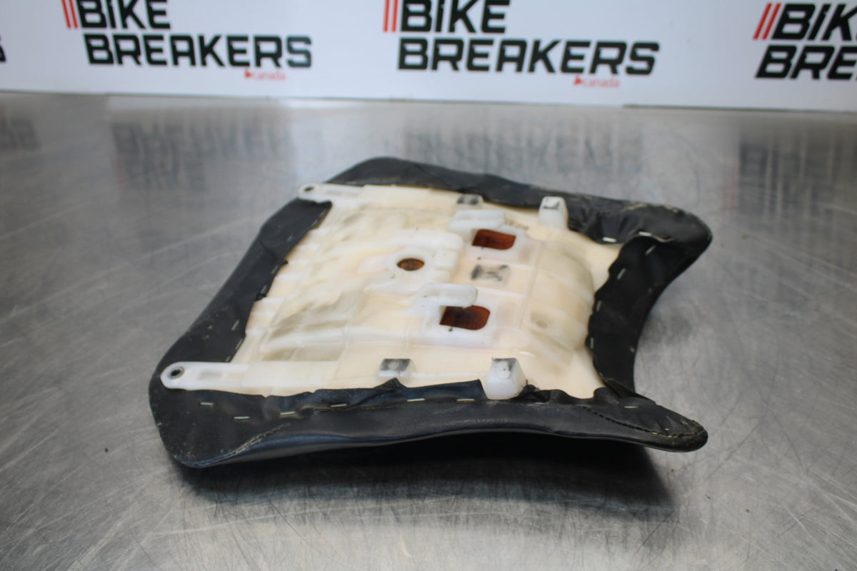 05-06 HONDA CBR600RR FRONT DRIVERS SEAT PAD SADDLE PILLION BB159