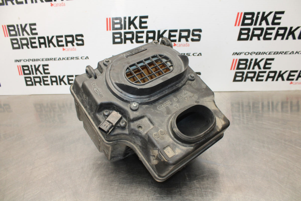 05 TRIUMPH ROCKET III AIRBOX AIR INTAKE FILTER BOX BB186