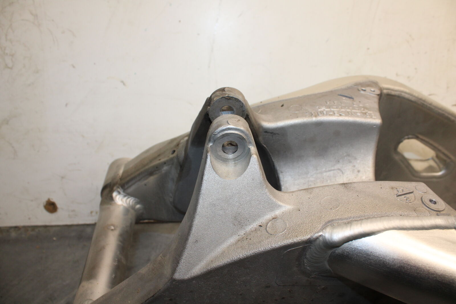 17-21 HONDA CBR1000RR SP REAR SWINGARM BACK SUSPENSION SWING ARM BB681