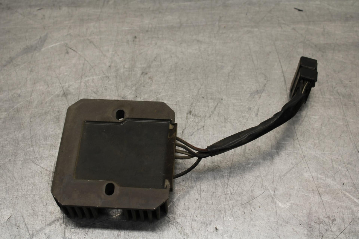 2004 Suzuki Intruder 1500 VL1500 RECTIFIER VOLTAGE REGULATOR 32800-44D11 BB573