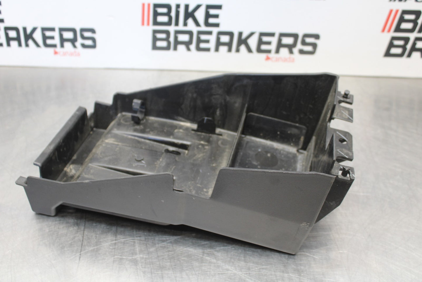 18-23 KAWASAKI NINJA 400 EX400 ABS REAR UNDERTAIL BATTERY TRAY PLASTIC BB192