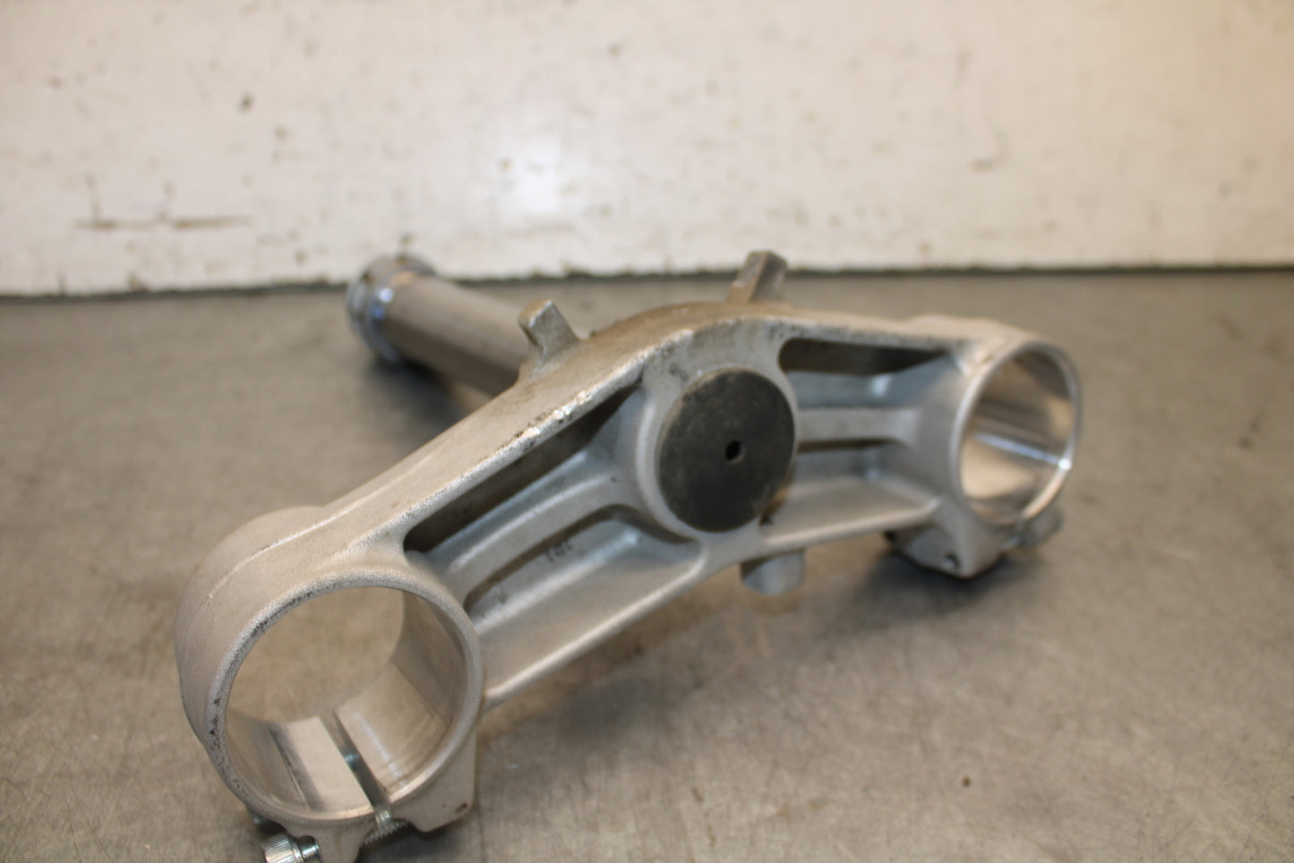 19-23 KAWASAKI NINJA ZX6R FRONT FORKS CLAMP LOWER TRIPLE TREE STEM BB701