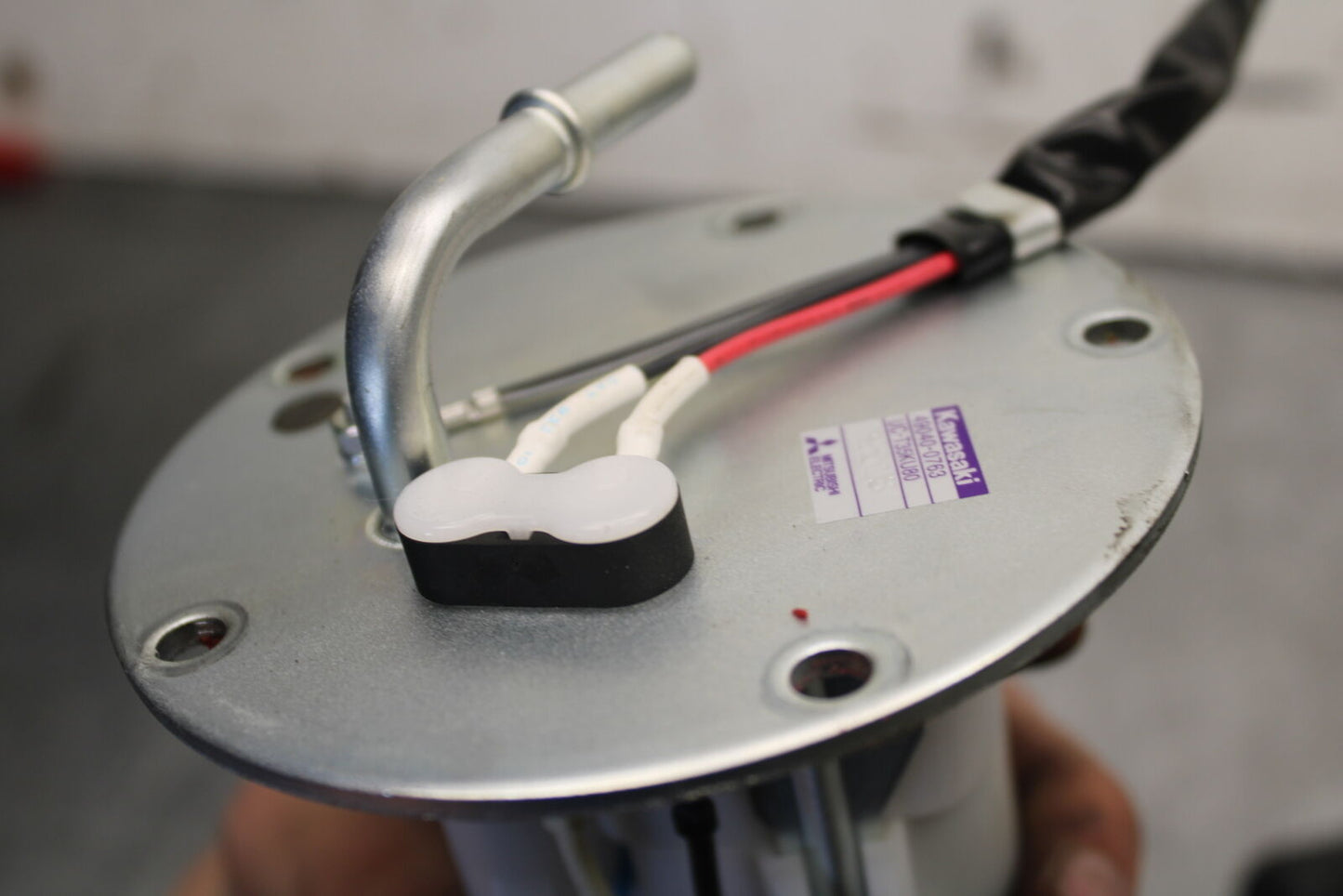 18-23 KAWASAKI NINJA 400 FUEL PUMP GAS PETROL SENDER UNIT BB660