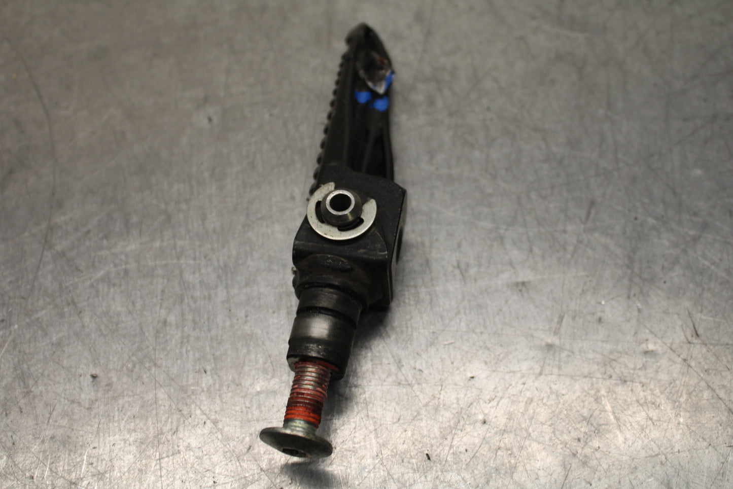 13-17 KAWASAKI NINJA ZX6R ZX636E RIGHT FRONT FOOT REST PEG STEP BB735