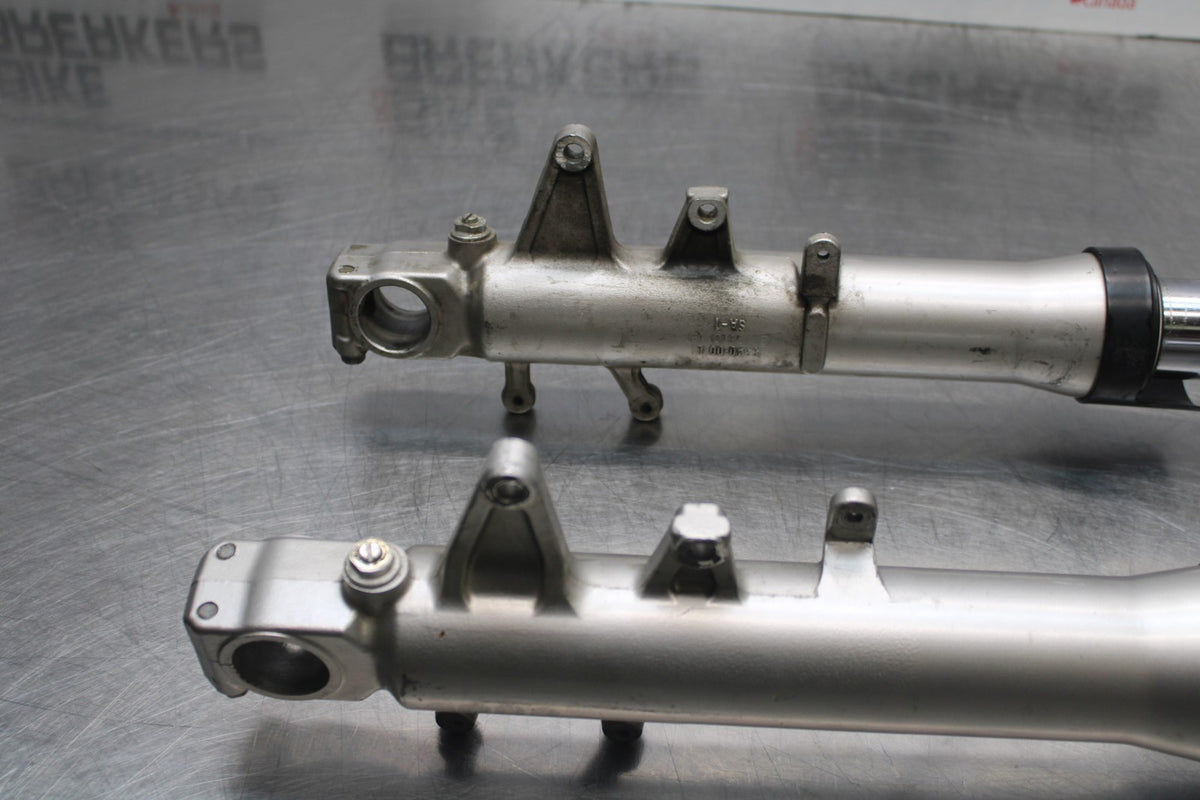 02 SUZUKI GSXR600 COMPLETE FRONT END FORKS SUSPENSION TRIPLE TREES  BB00