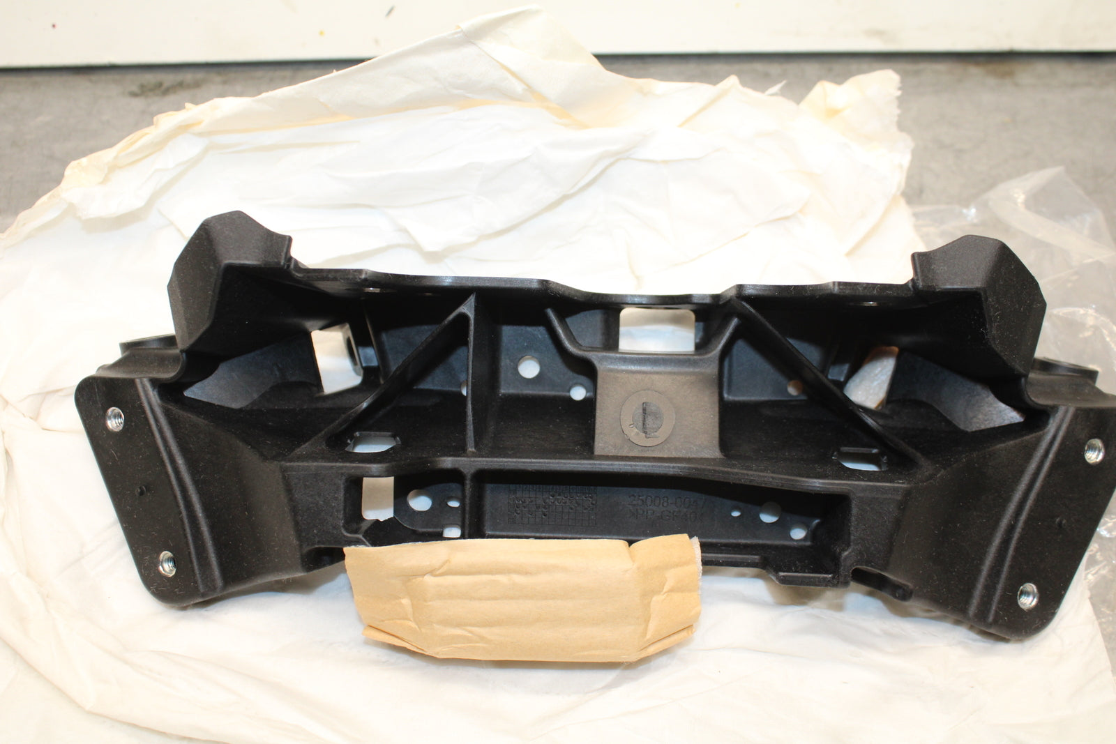 19-23 KAWASAKI NINJA ZX6R UPPER FAIRING MIRROR GAUGES STAY BRACKET BB749