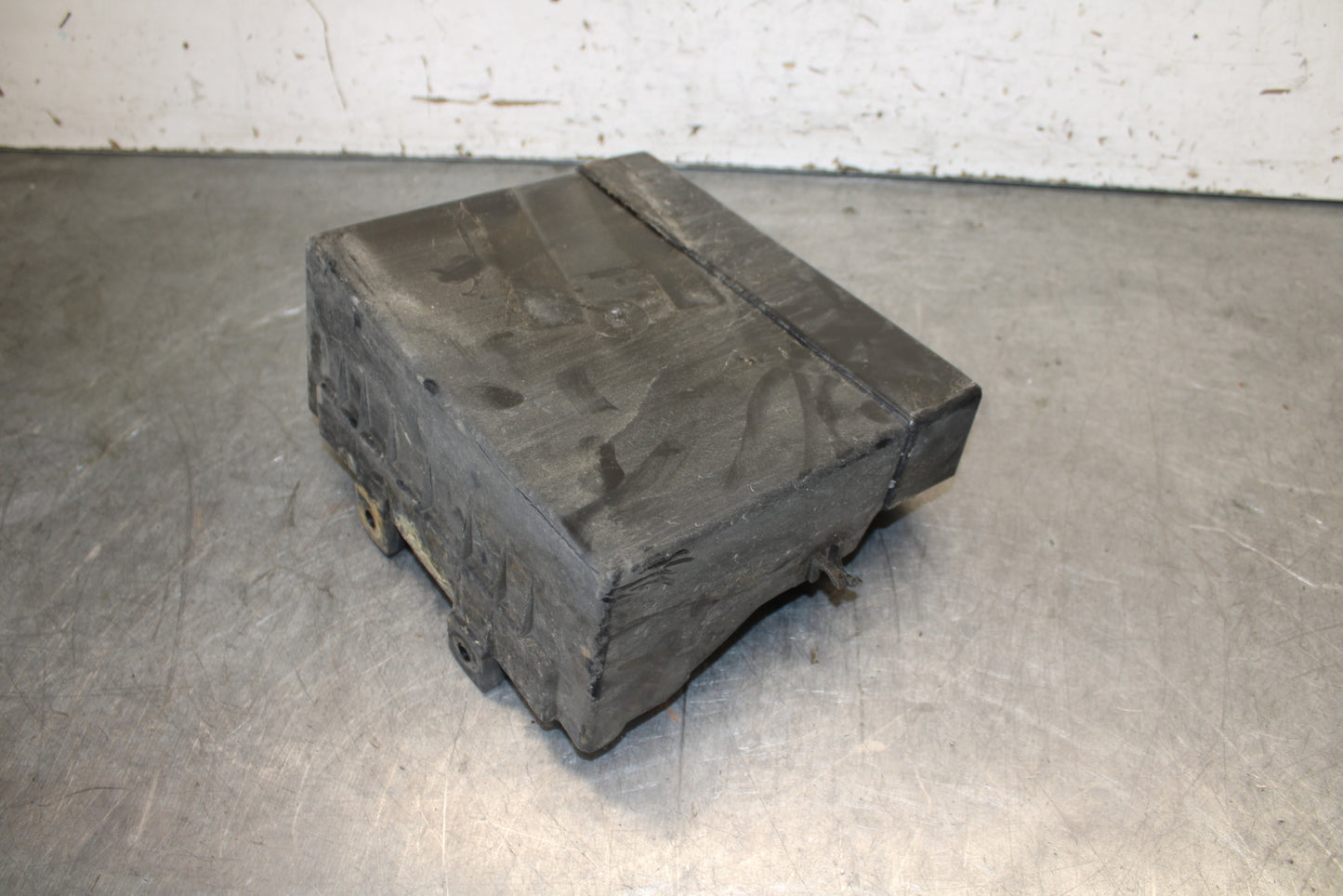 93-00 HONDA GOLDWING 1500 GL1500SE BATTERY TRAY BOX HOLDER BB700
