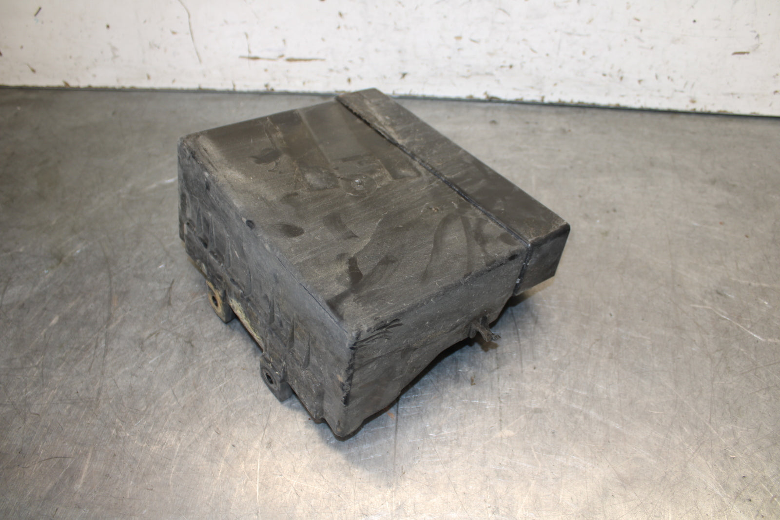 93-00 HONDA GOLDWING 1500 GL1500SE BATTERY TRAY BOX HOLDER BB700