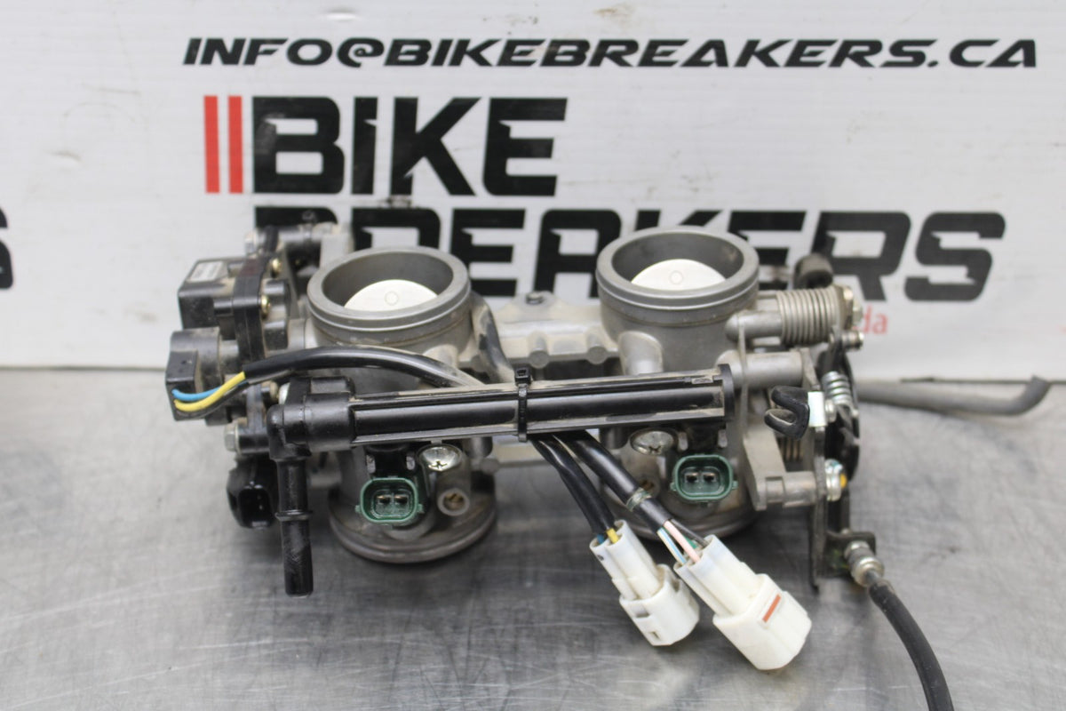 06 KAWASAKI NINJA 650 EX650 MAIN FUEL INJECTORS / THROTTLE BODIES BB823