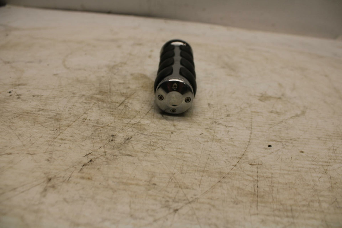 05-09 SUZUKI BOULEVARD C90 LEFT GRIP BB357