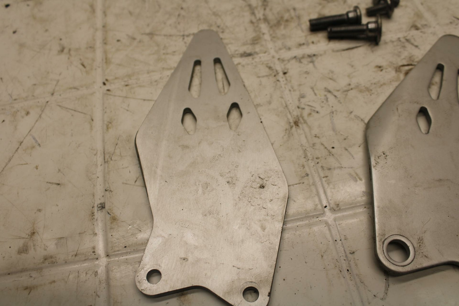 19-20 KAWASAKI NINJA ZX6R LEFT RIGHT REARSET REAR SET HEEL GUARD COVER  BB407