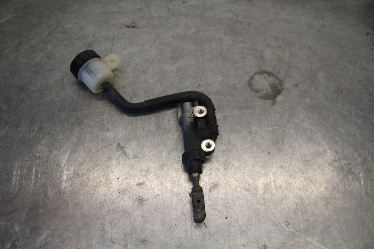 07-09 YAMAHA FZ6 REAR BACK BRAKE MASTER CYLINDER W RESERVOIR BB713