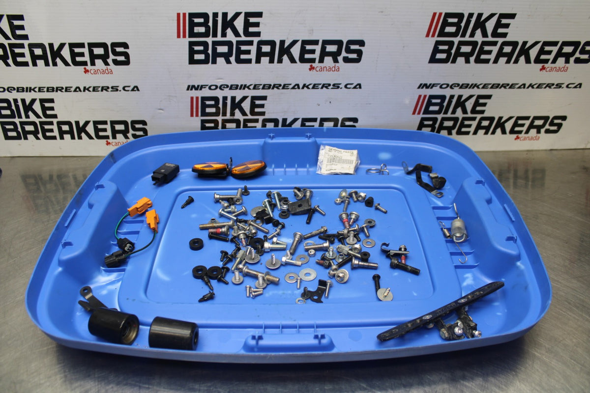24-25 KAWASAKI NINJA ZX4R BOLTS HARDWARE MOTOR SCREWS BB827