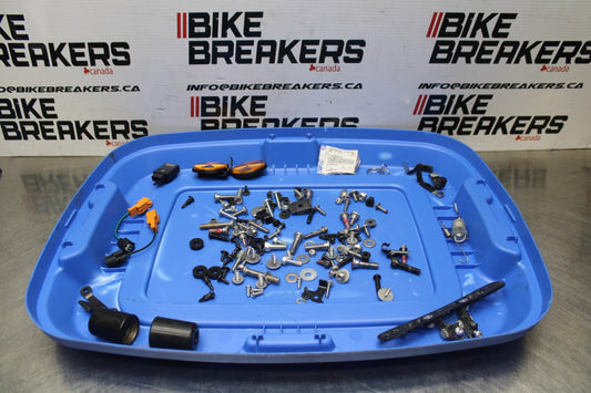 24-25 KAWASAKI NINJA ZX4R BOLTS HARDWARE MOTOR SCREWS BB827