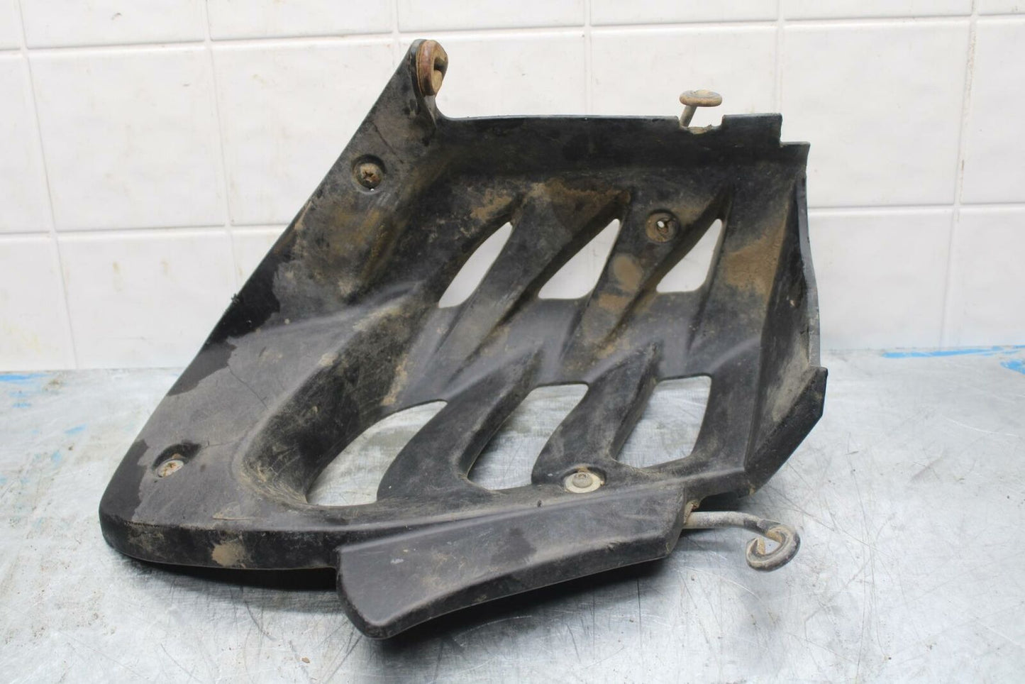 06-20 YAMAHA RAPTOR 700 YFM700R LEFT MUD SPLASH GUARD FOOTWELL BB414