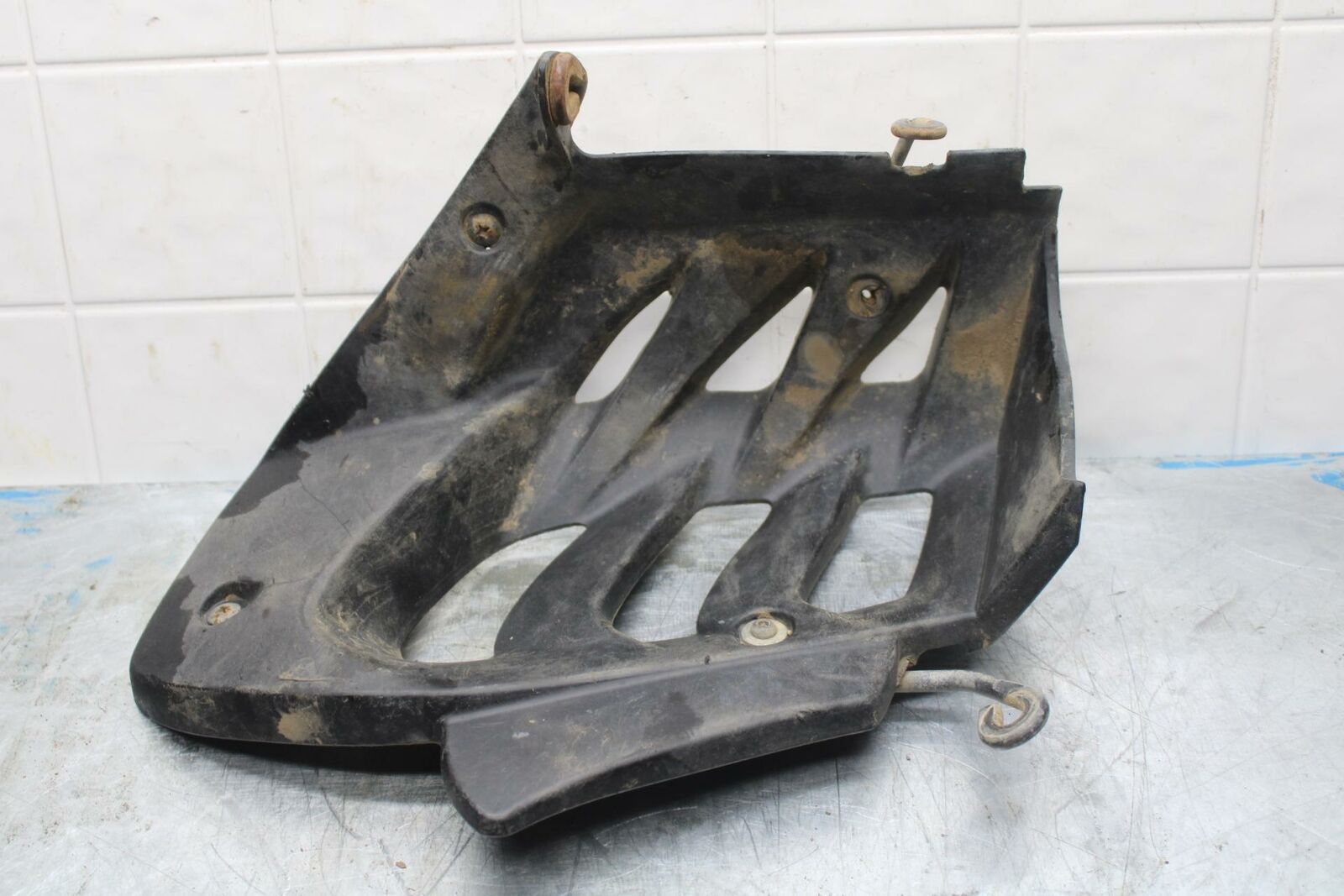 06-20 YAMAHA RAPTOR 700 YFM700R LEFT MUD SPLASH GUARD FOOTWELL BB414
