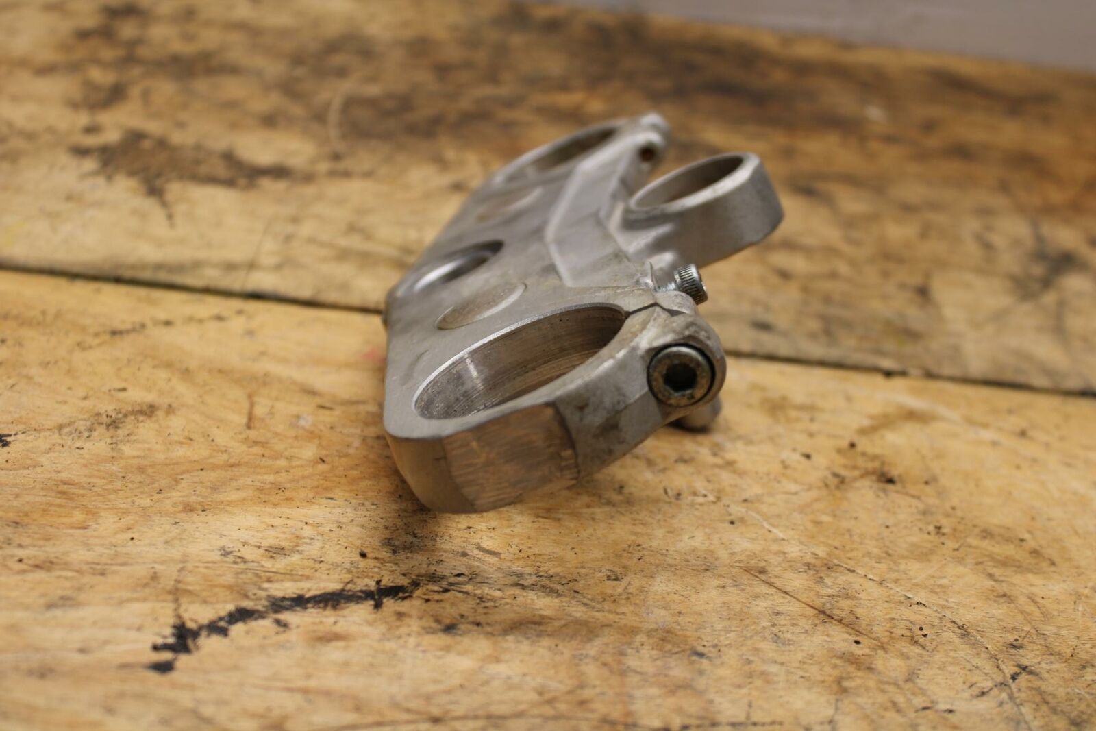 91-93 YAMAHA FZR1000 FORKS UPPER TRIPLE TREE CLAMP BB339