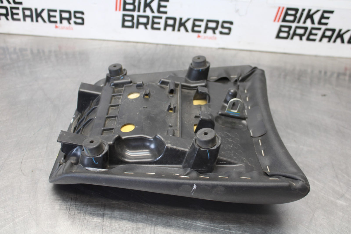 15-17 YAMAHA FJ09 REAR BACK PASSENGER TANDEM SEAT PAD SADDLE PILLION BB906