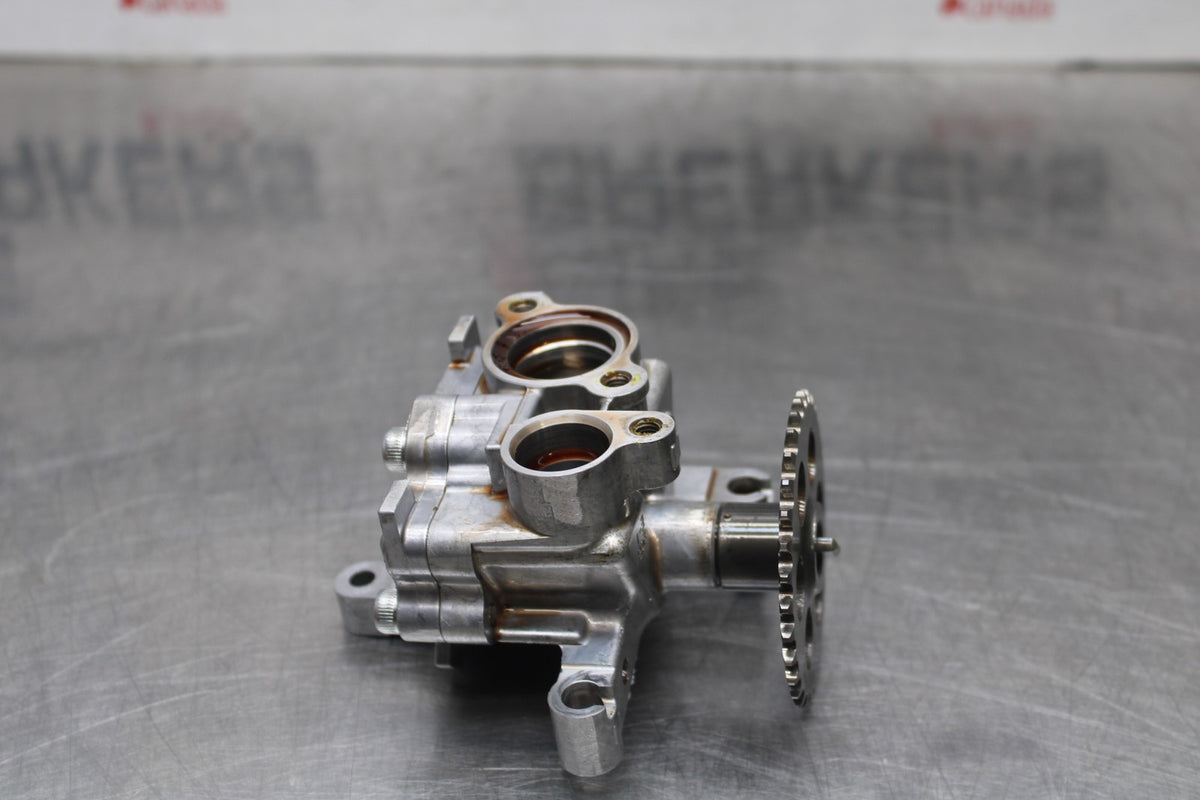 18 YAMAHA YZF R1  ENGINE MOTOR OIL PUMP BB838