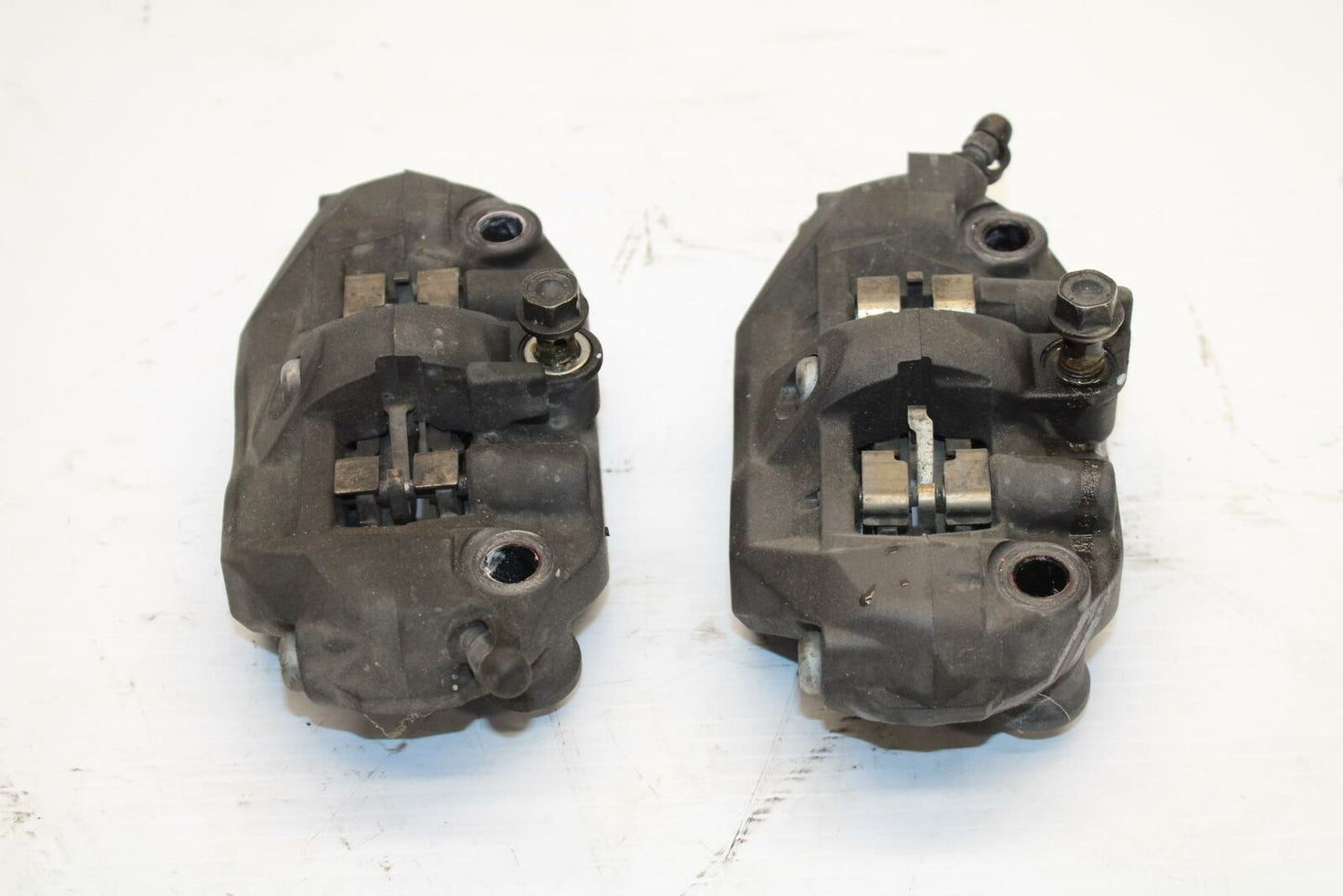 04-05 HONDA CBR1000RR RIGHT LEFT FRONT BRAKE CALIPER SET PAIR CALIPERS BB242
