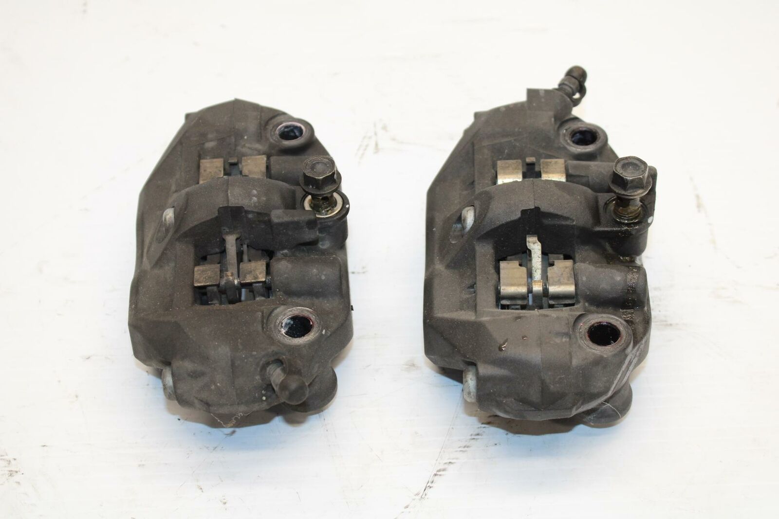 04-05 HONDA CBR1000RR RIGHT LEFT FRONT BRAKE CALIPER SET PAIR CALIPERS BB242