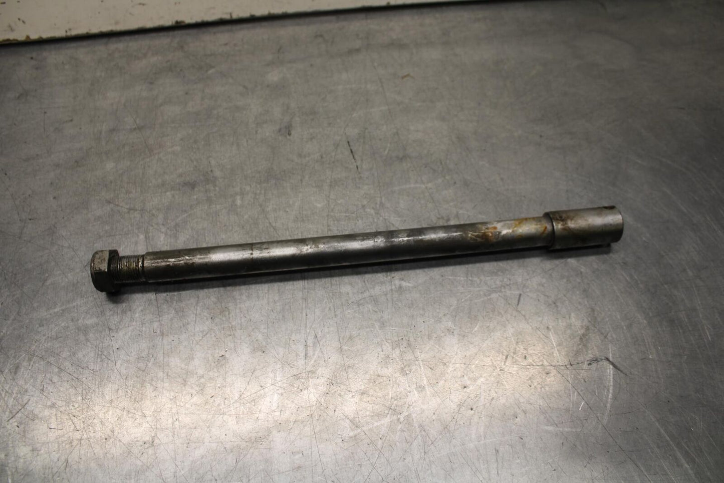 1998 Yamaha Vmax 1200 VMX1200 REAR AXLE BACK WHEEL RIM PIVOT BOLT AXEL BB620