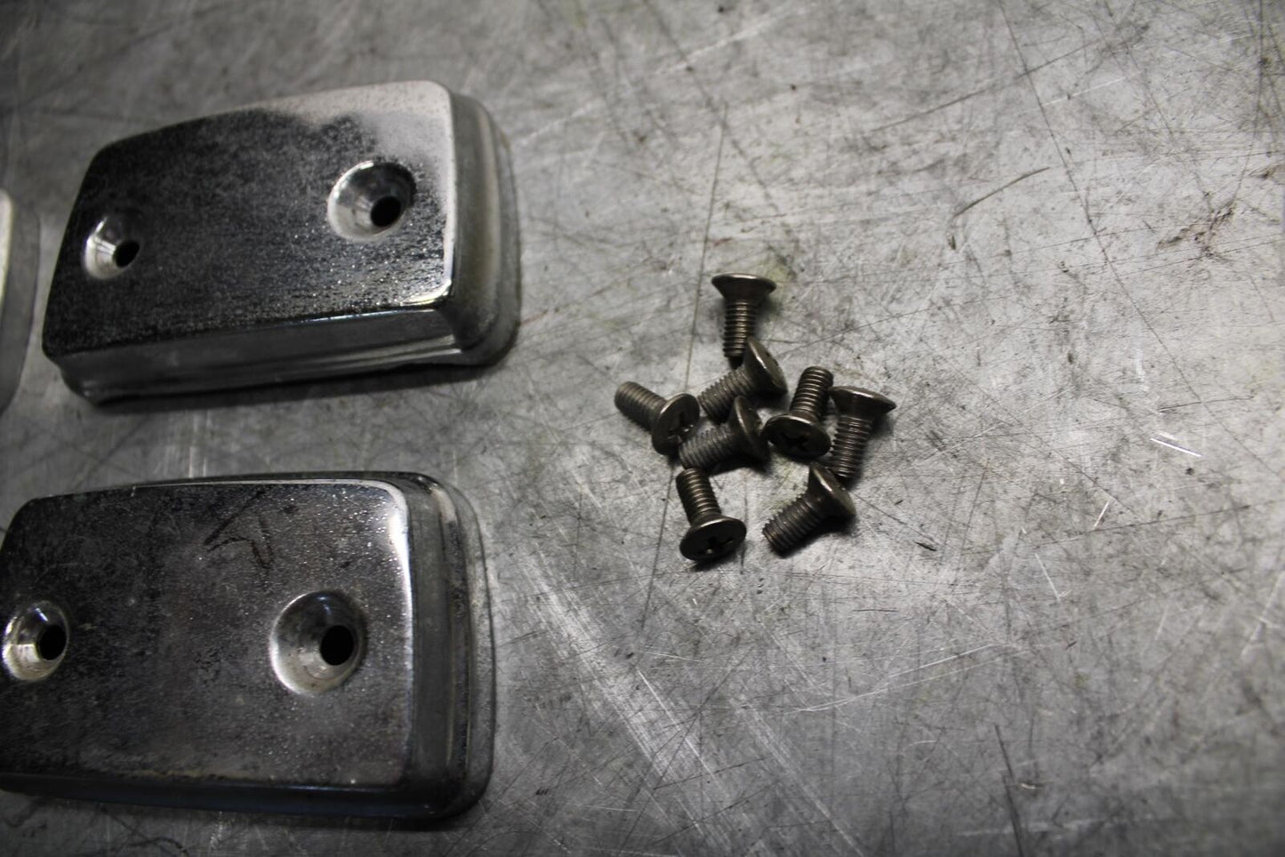 1982 Suzuki GS450L ENGINE CAM CAP COVER BB52