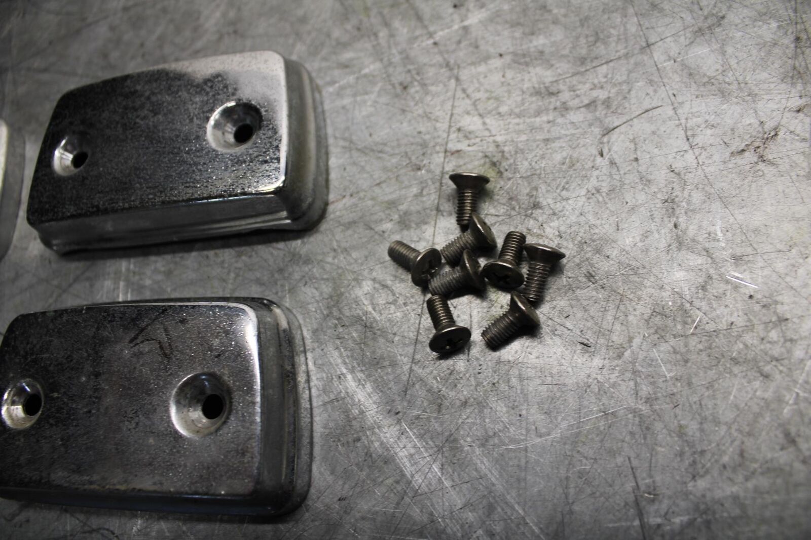 1982 Suzuki GS450L ENGINE CAM CAP COVER BB52