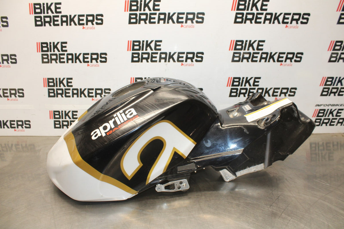 24 APRILIA TUONO V4 1100 FACTORY ABS GAS TANK FUEL CELL PETROL RESERVOIR BB887