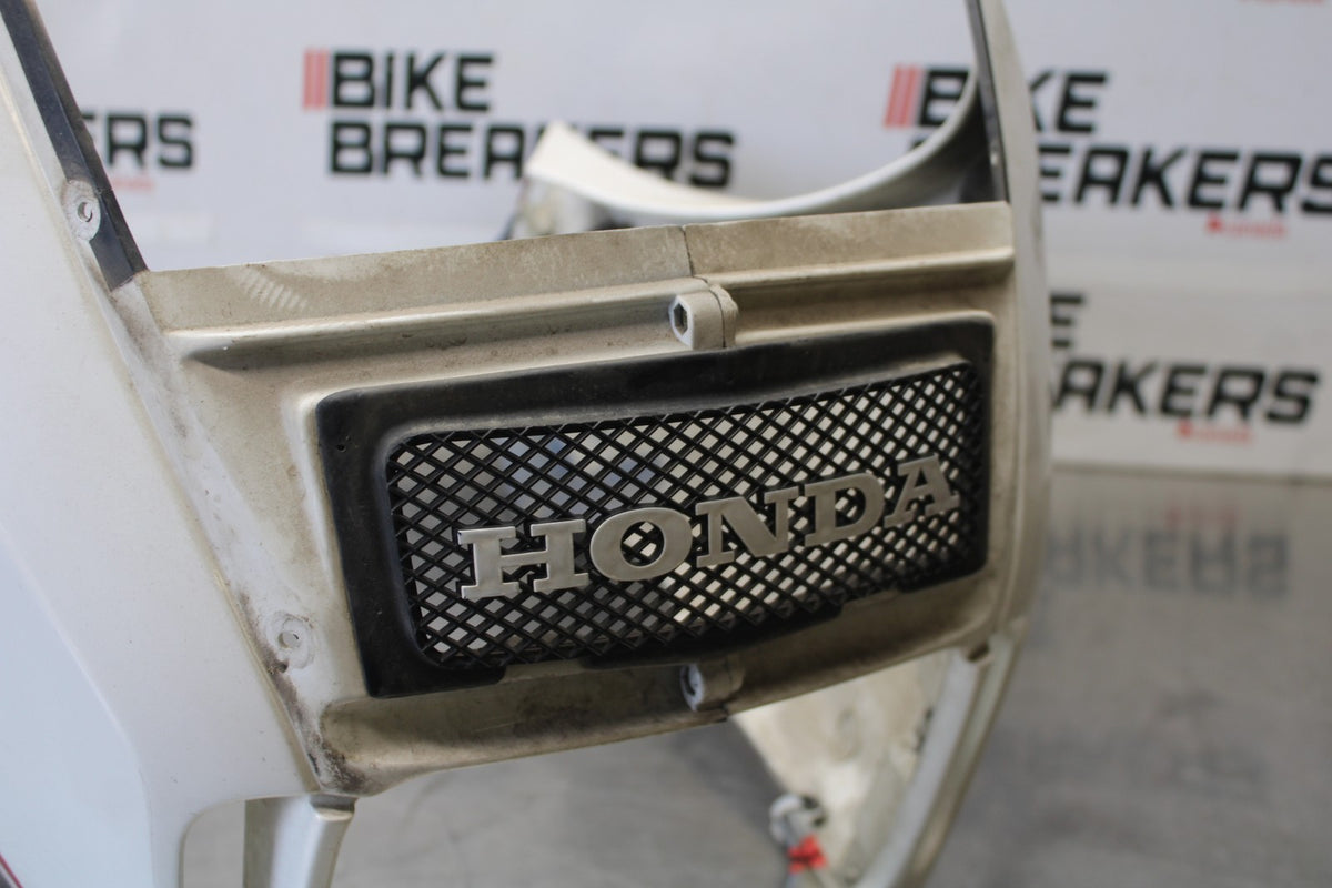 84 HONDA INTERCEPTOR 1000 VF1000F FRONT UPPER NOSE FAIRING COWL SHROUD BB878
