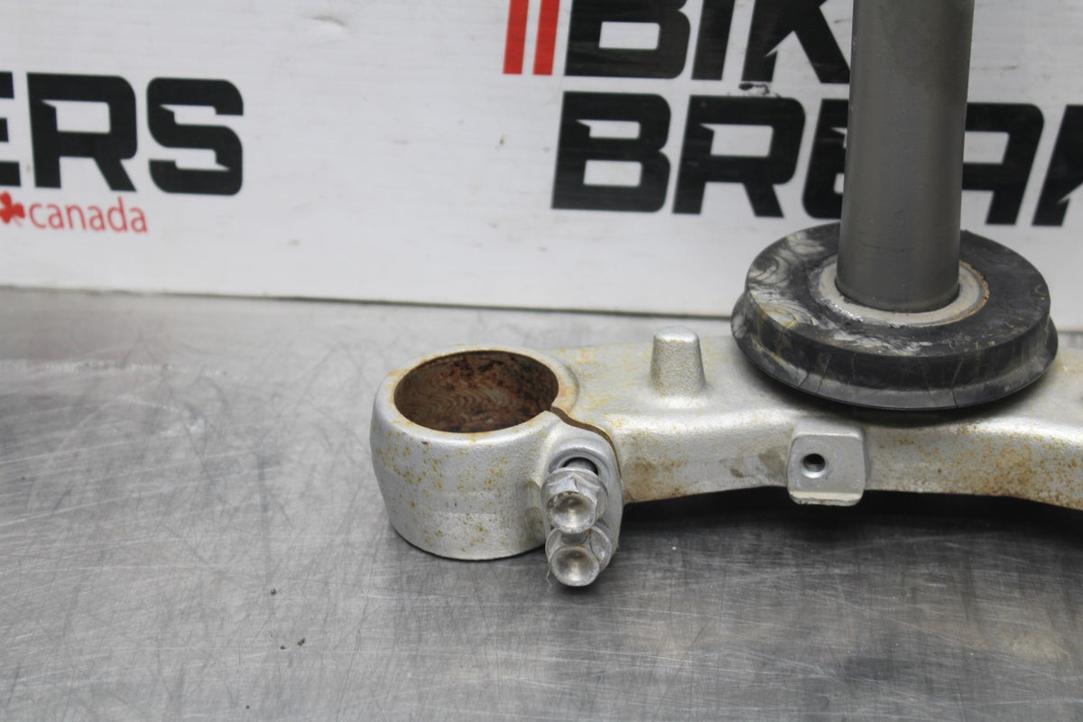 06 SUZUKI SV650S FRONT FORKS CLAMP LOWER TRIPLE TREE STEM BB783