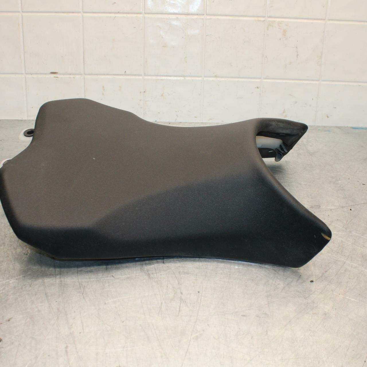 10-13 KAWASAKI Z1000 FRONT DRIVERS SEAT PAD SADDLE PILLION BB421