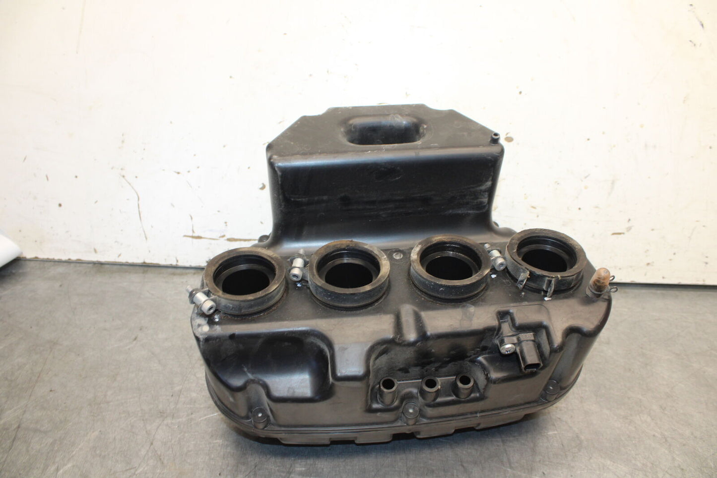 09-15 YAMAHA FZ6R AIRBOX AIR INTAKE FILTER BOX  BB686